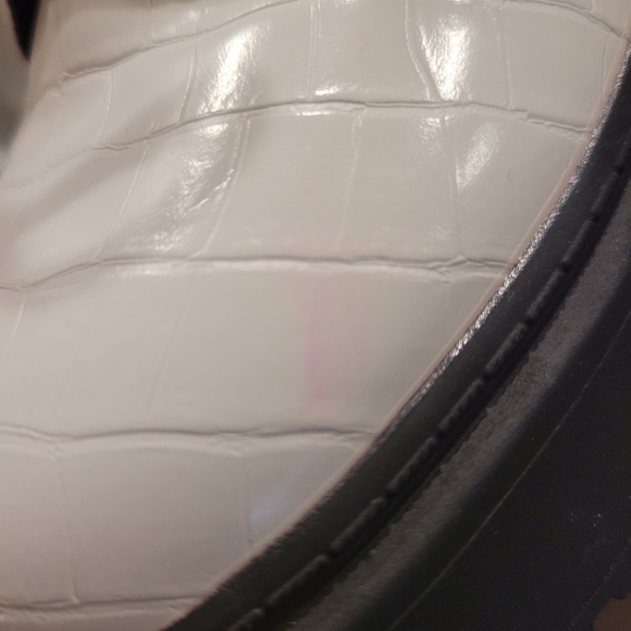 NWOT Forever 21 white boots - Picture 6 of 10